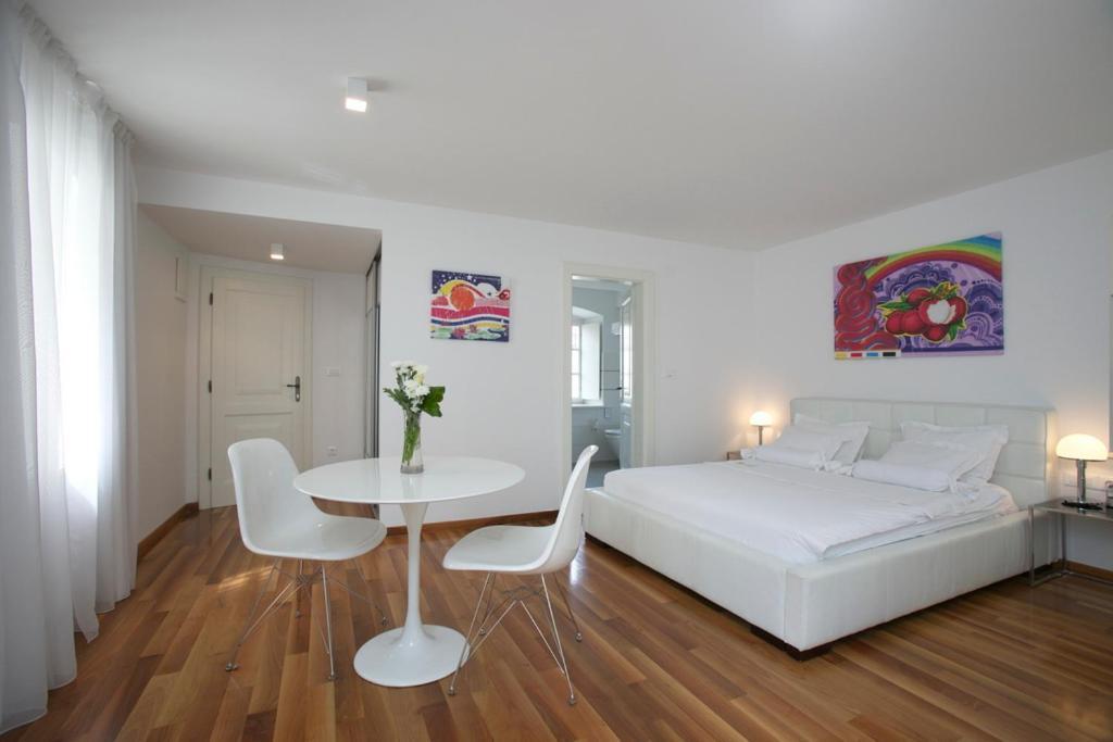 Divota Hotell